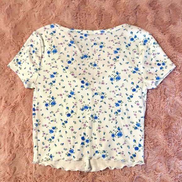 white floral aeropostale v-neck cropped tee - Picture 3 of 3